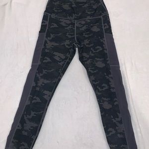 Fabletics black and grey camo power hold leggings